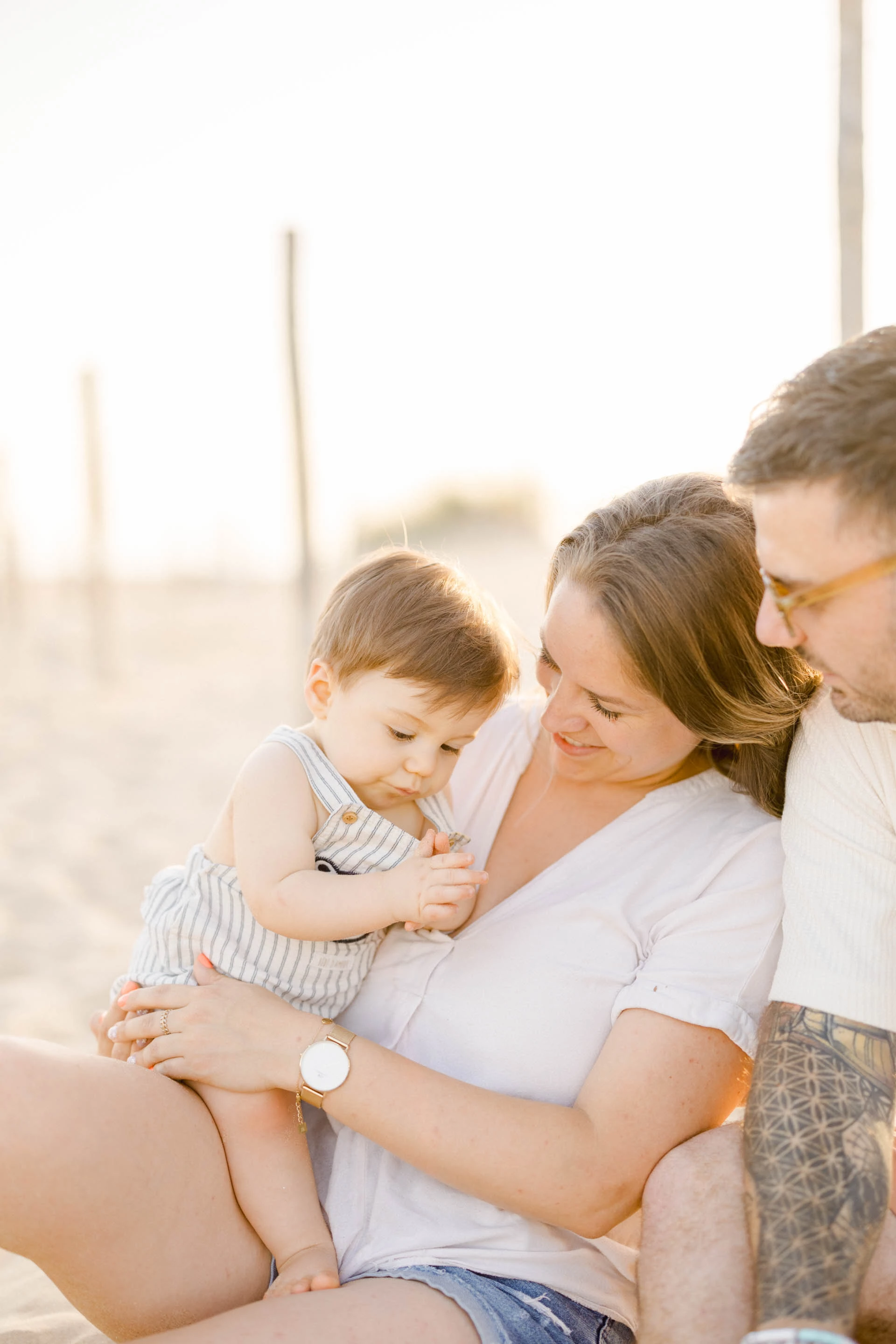 bonheur enfant amour marron gris